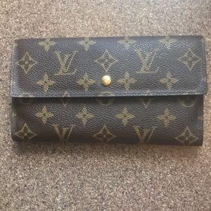 Louis Vuitton wallet from Paris